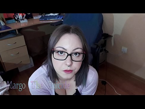 ❤️ Suíonn Cailín Sexy le Gloiní Dildo go domhain ar an gCeamara ️  Fucking  linn ❌️❤
